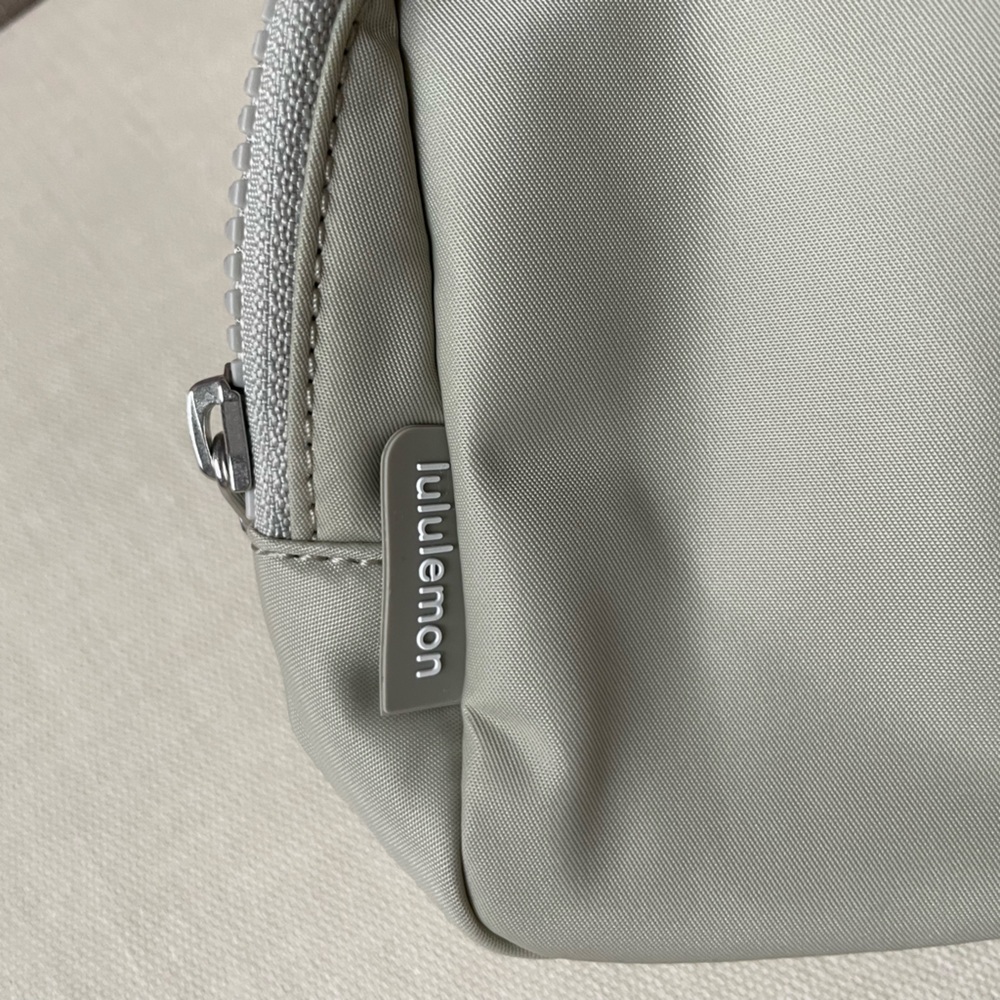 *LONG STRAP* Lululemon Everywhere Belt Bag Large 2L - Raw Linen - Picture 4 of 14